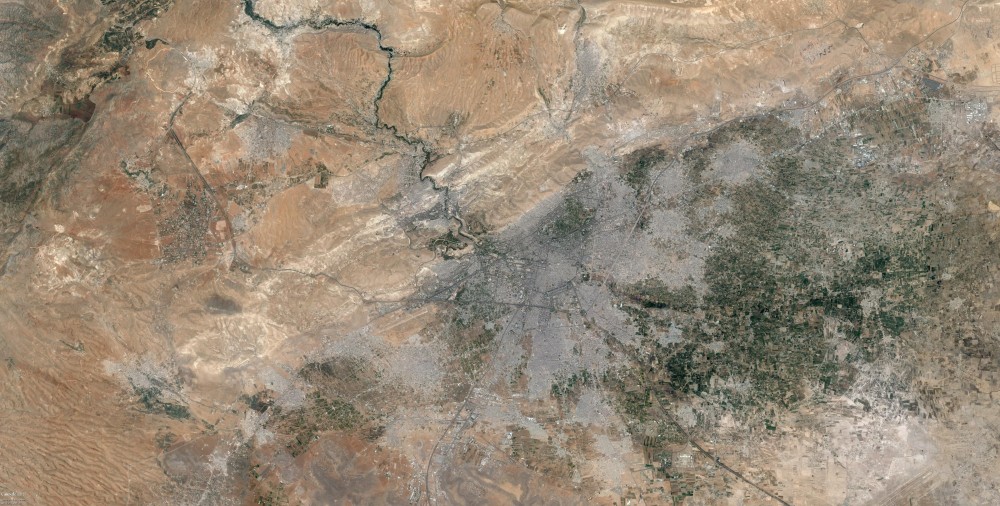 Damascus and the Barada River. Copyrights: Google.